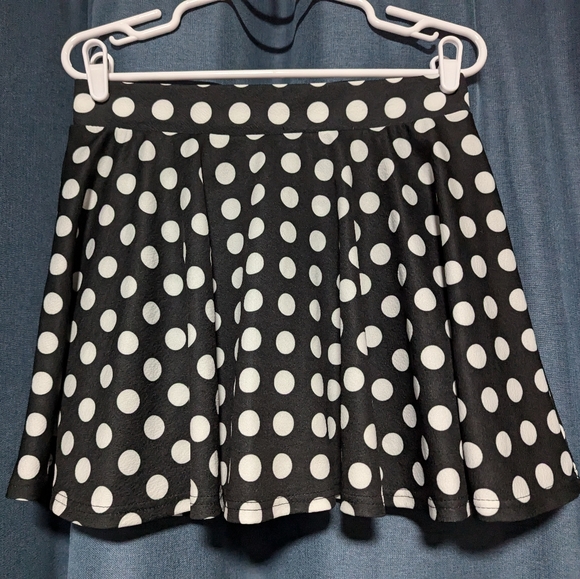 Lock and Love Polka Dot Skater Skort - Black and White - Picture 1 of 4